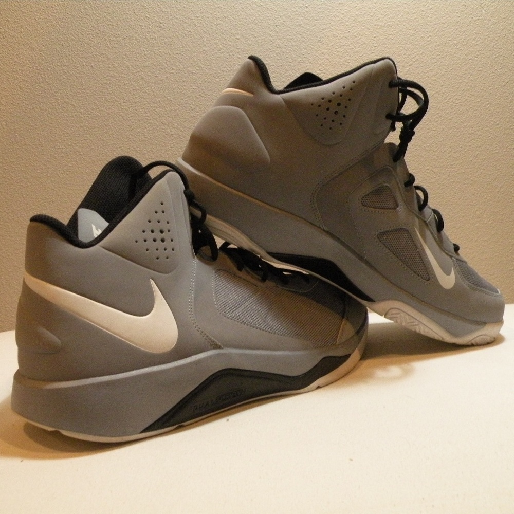 NIKE DUAL FUSION BB SHOES